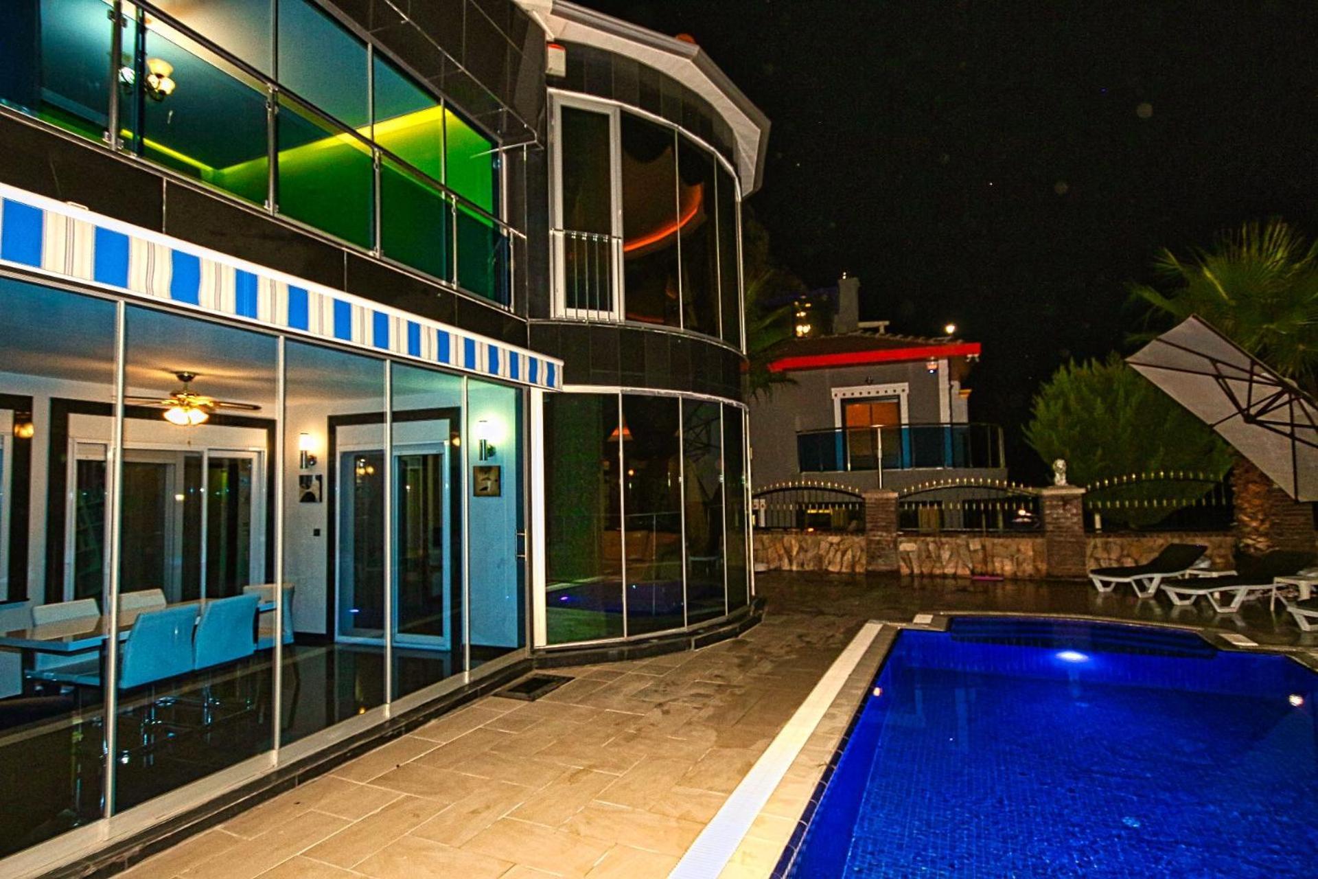 - Luxus - Pool - Whirlpool - - Kestel Villaer Alanya